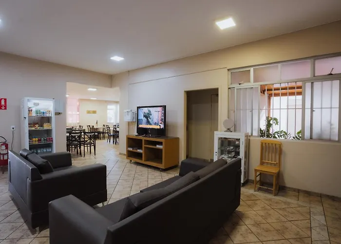 Hotel Nacional Service - Fácil acesso a Região da 44 e Rodoviária Goiânia